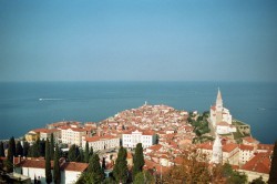 Blick �ber die Altstadt von Piran auf die Adria