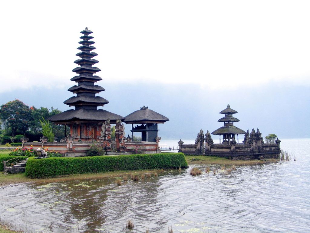 Bendugul am Bratan See auf Bali