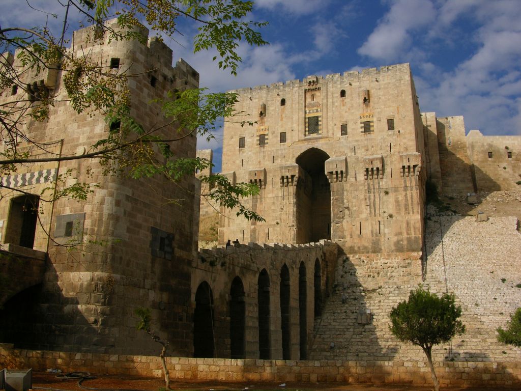 Alte Zitadelle in der Altstadt von Aleppo
