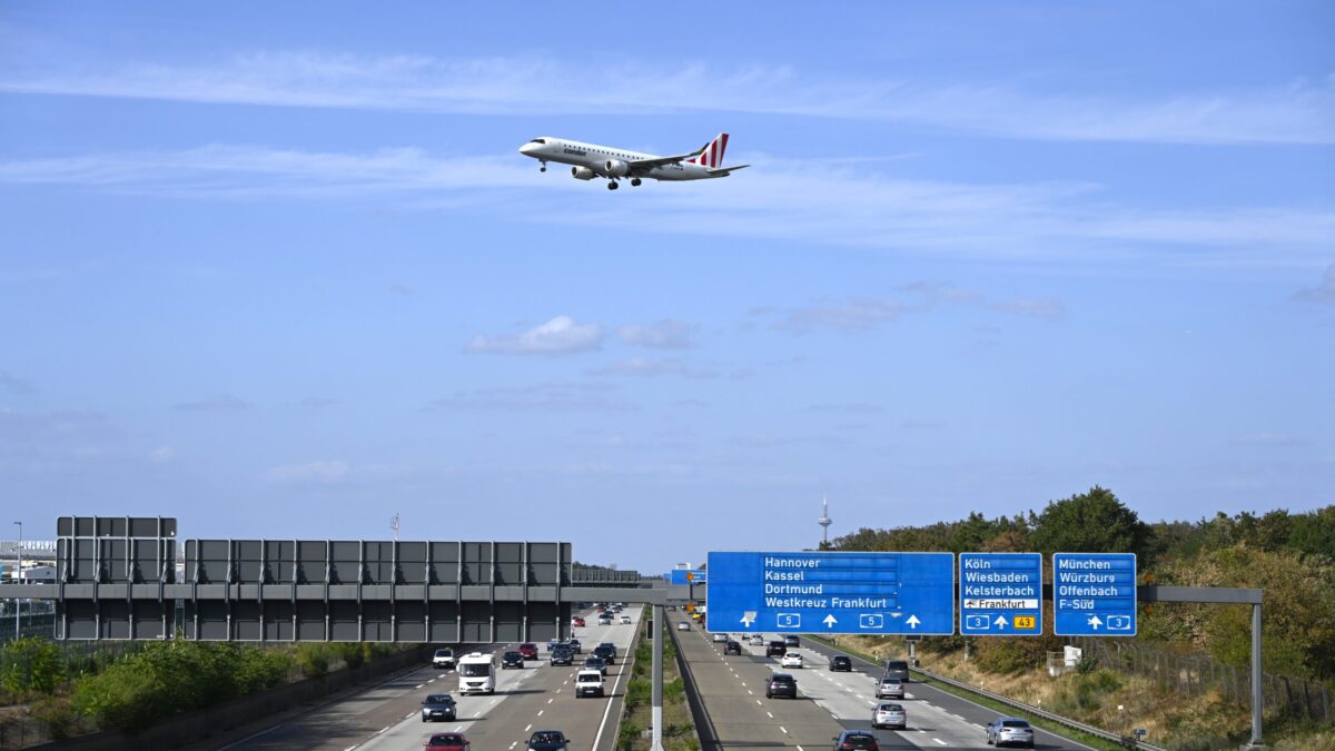 Mit dem Auto zum Flughafen Frankfurt: Was Reisende vor dem Abflug wissen sollten