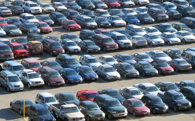 Mit dem Auto zum Flughafen